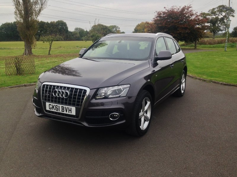 View AUDI Q5 2.0TDI S Line S Tronic