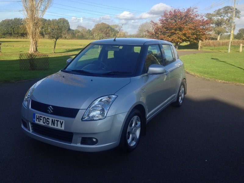 View SUZUKI SWIFT 1.5 GLX 5 Door