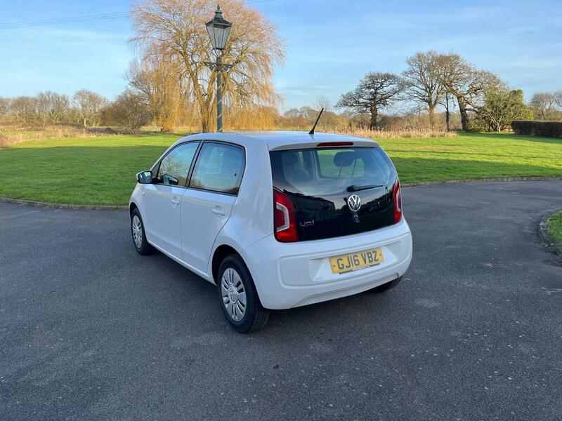 VOLKSWAGEN UP