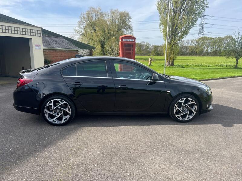 VAUXHALL INSIGNIA