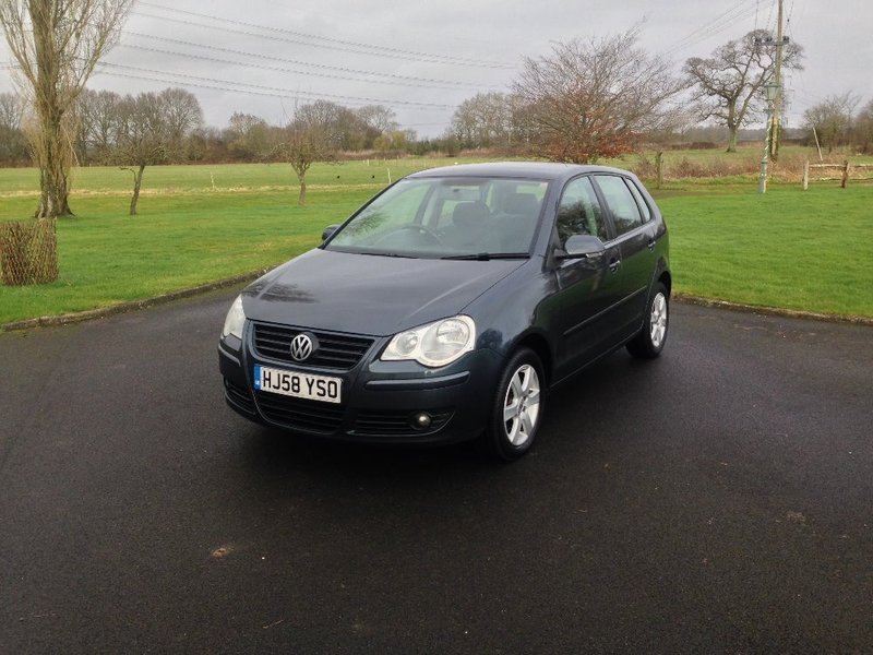 View VOLKSWAGEN POLO 1.4 Match Automatic