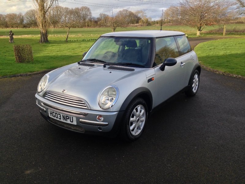 View MINI HATCH ONE 1.6 One