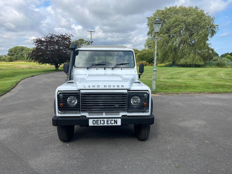 LAND ROVER DEFENDER