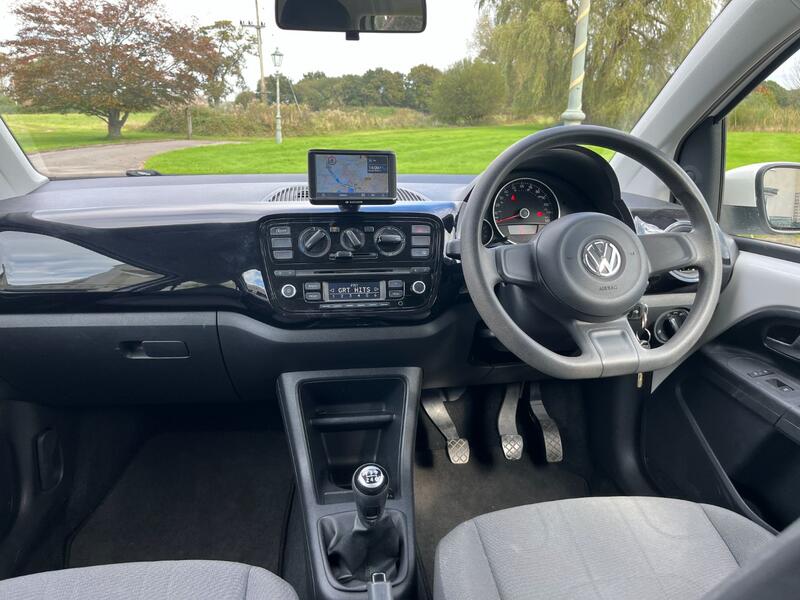 VOLKSWAGEN UP