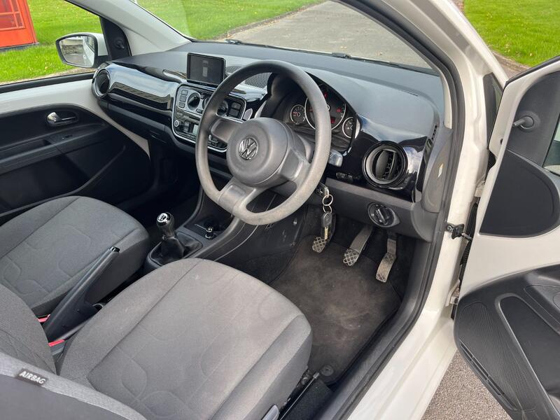 VOLKSWAGEN UP
