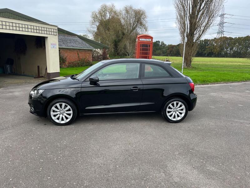 View AUDI A1 1.6 TDI Sport