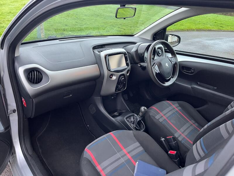 PEUGEOT 108