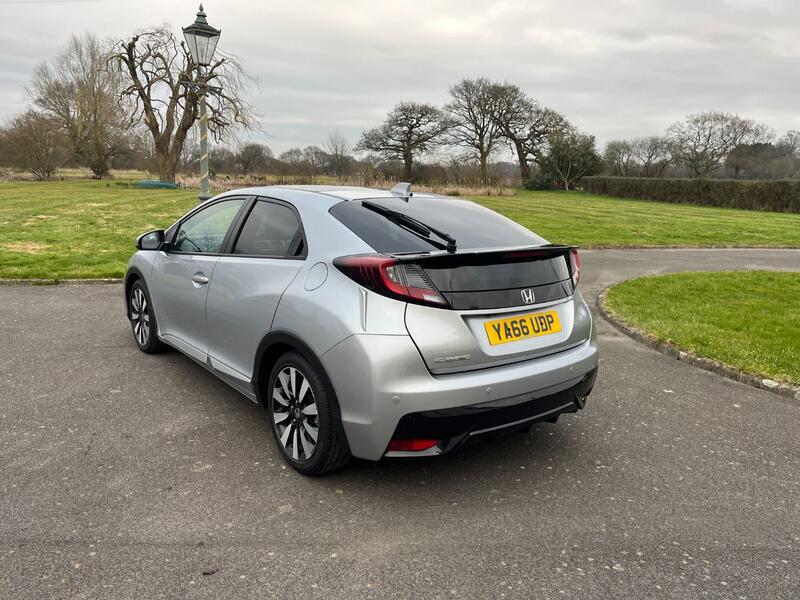 View HONDA CIVIC 1.8 i-VTEC SR