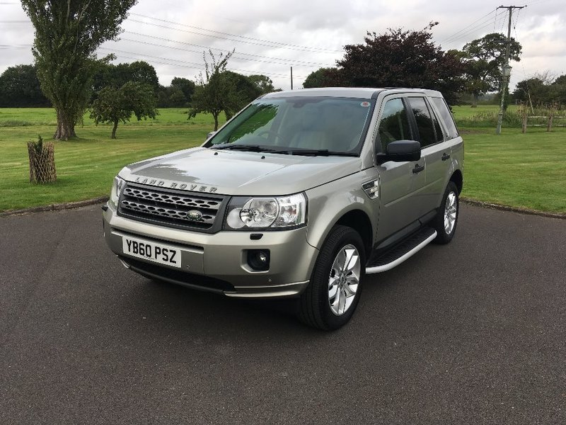 View LAND ROVER FREELANDER Freelander 2 HSE TD4