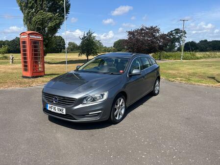 VOLVO V60 1.5 SE T3