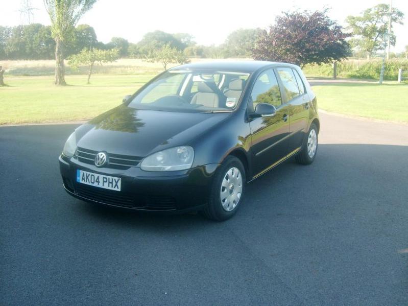 View VOLKSWAGEN GOLF 1.6 FSI S 5 Door