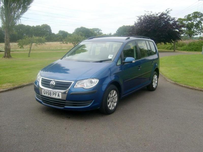 View VOLKSWAGEN TOURAN 1.6 S Seven Seats
