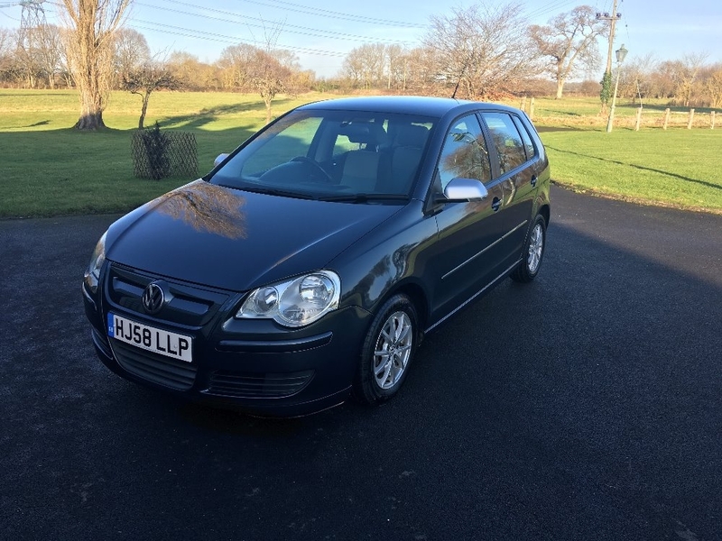 View VOLKSWAGEN POLO 1.4 TDI Bluemotion Tech 2