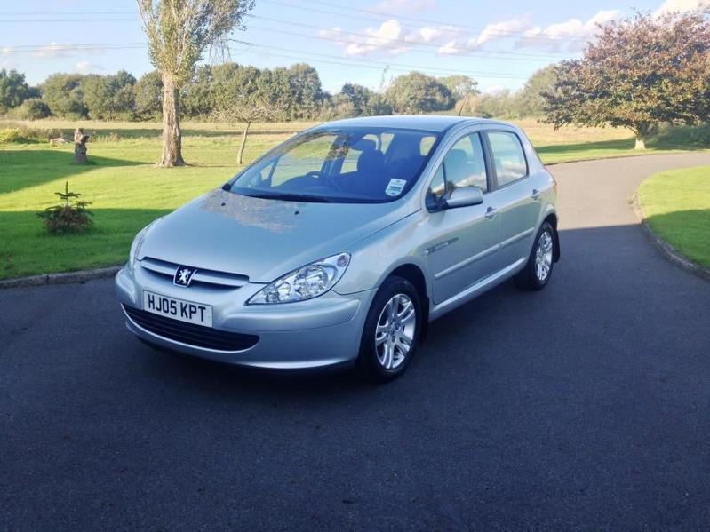 View PEUGEOT 307 1.6 HDI Quicksilver