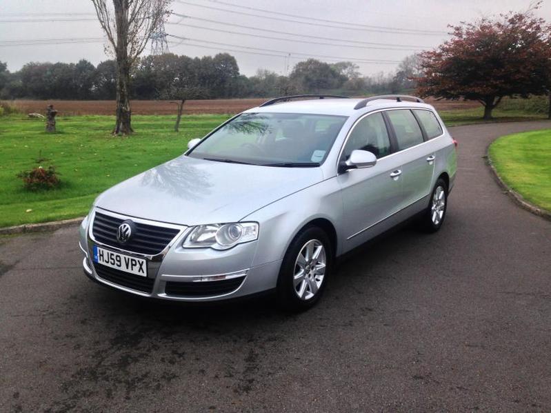 View VOLKSWAGEN PASSAT 2.0 SE FSI Estate
