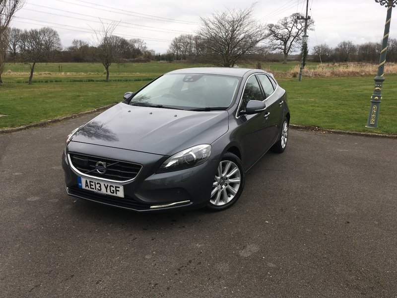 View VOLVO V40 2.0 SE LUX Geartronic