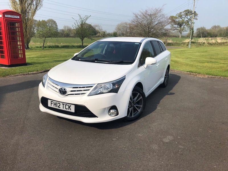 View TOYOTA AVENSIS 1.8 TR AUTOMATIC
