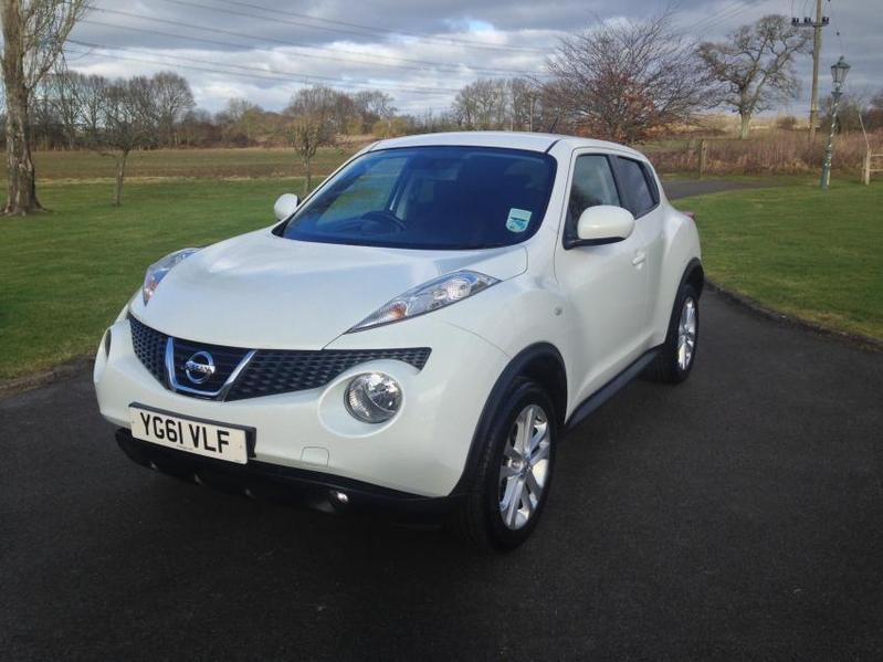 View NISSAN JUKE 1.6 Acenta Premium Pack