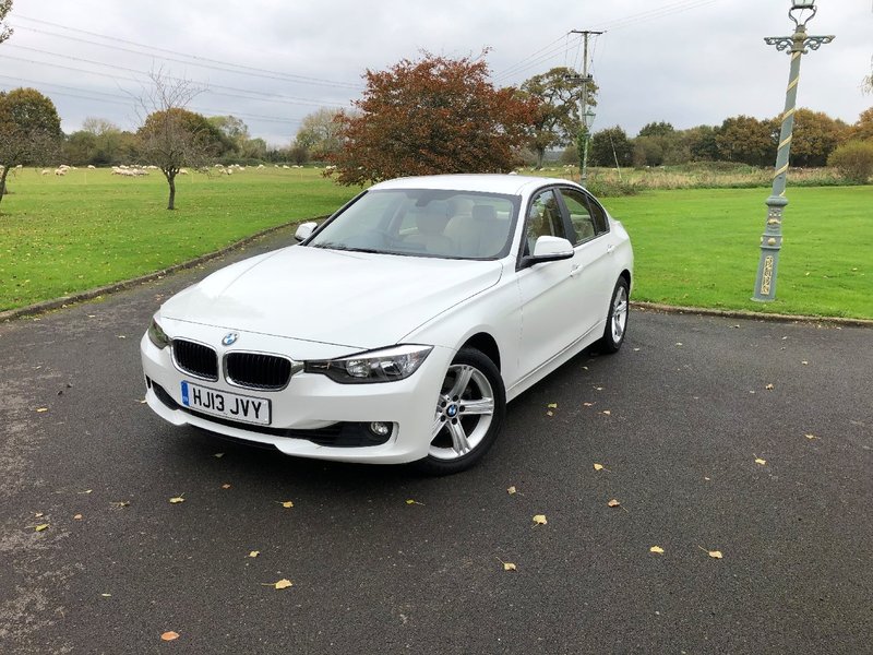 View BMW 3 SERIES 2.0 320i SE 4dr 