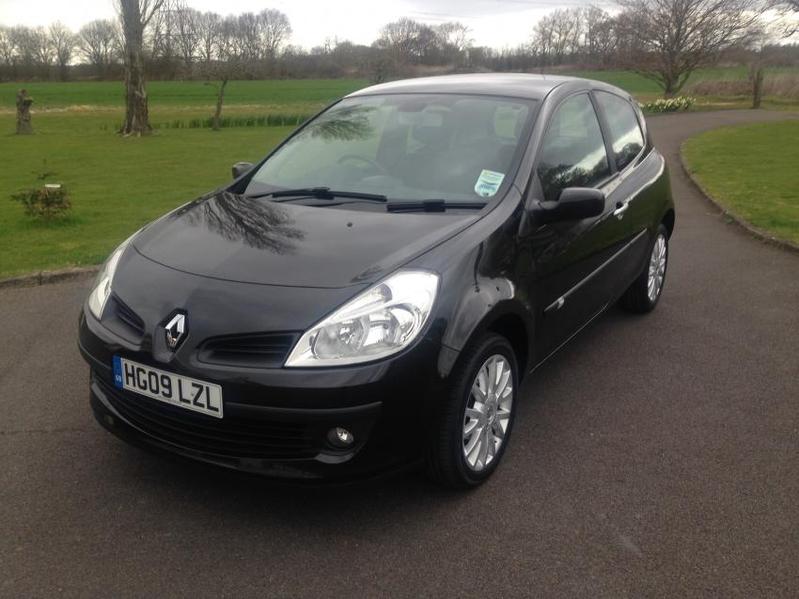 View RENAULT CLIO 1.5 DCI Dynamique