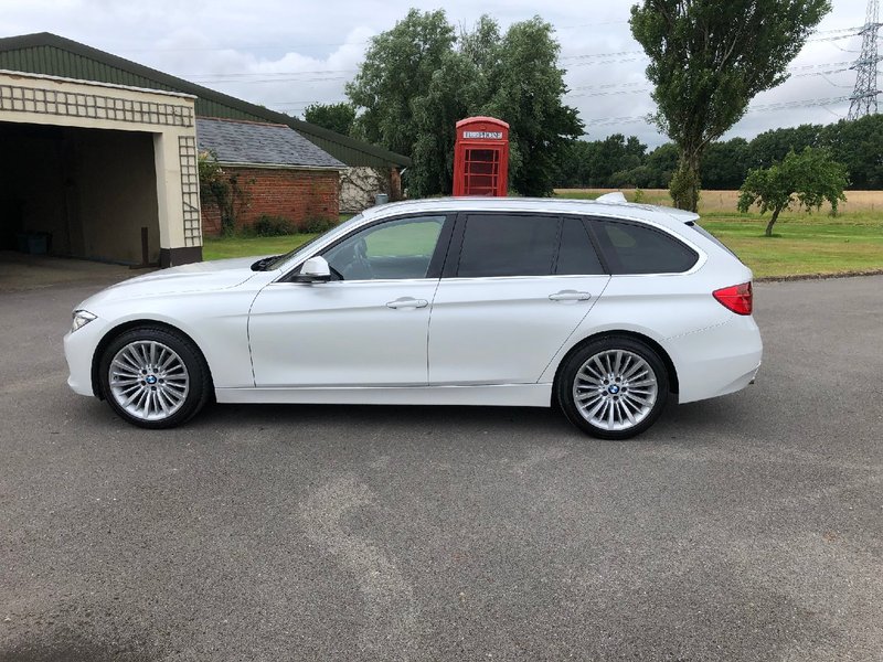 View BMW 3 SERIES 320d Luxury Touring (s-s) 5dr