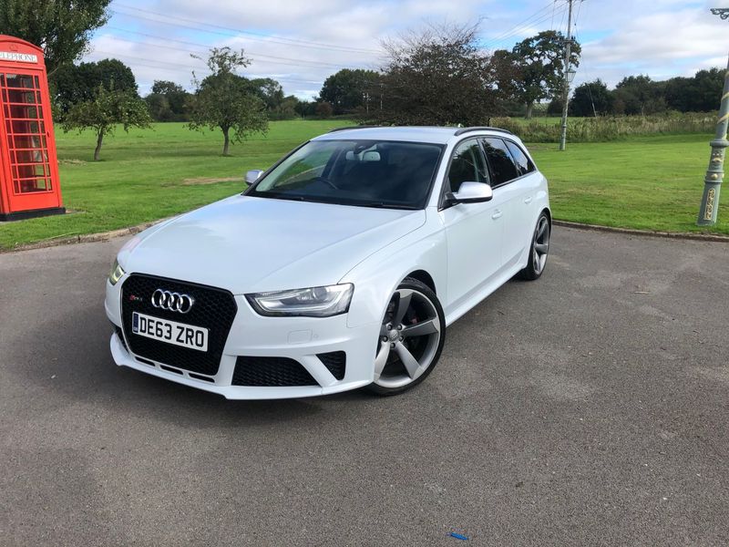 AUDI RS4