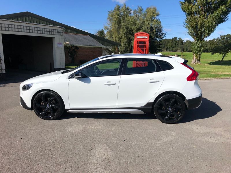 VOLVO V40 CROSS COUNTRY