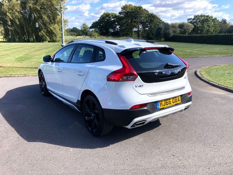 VOLVO V40 CROSS COUNTRY