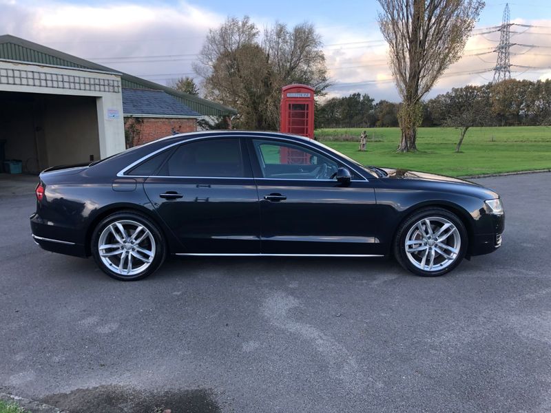 AUDI A8