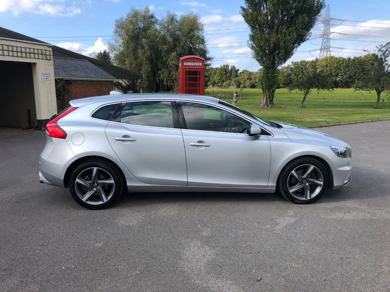 VOLVO V40