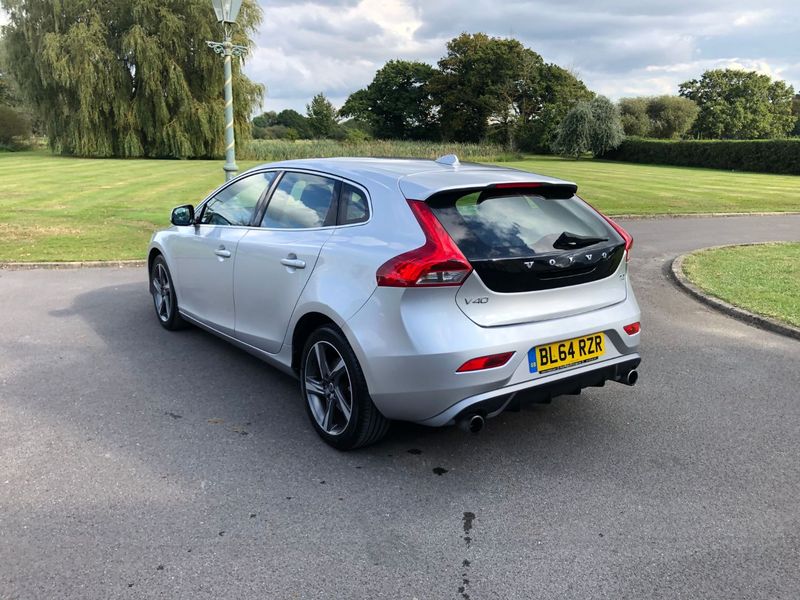 VOLVO V40