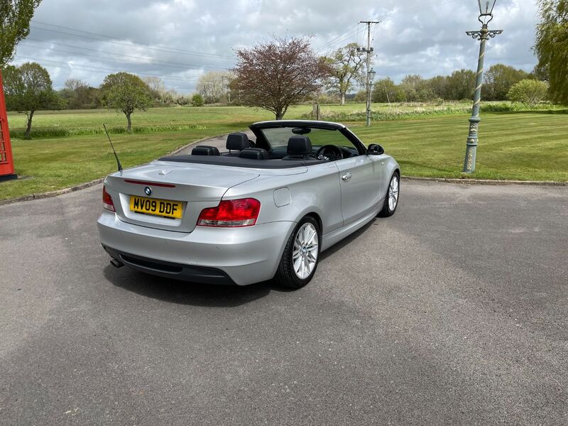 View BMW 1 SERIES 2.0 118i M Sport 2dr