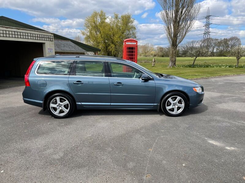 VOLVO V70