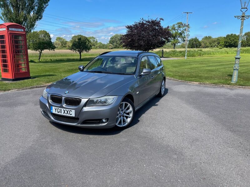 View BMW 3 SERIES 3.0 325d SE Touring 5dr