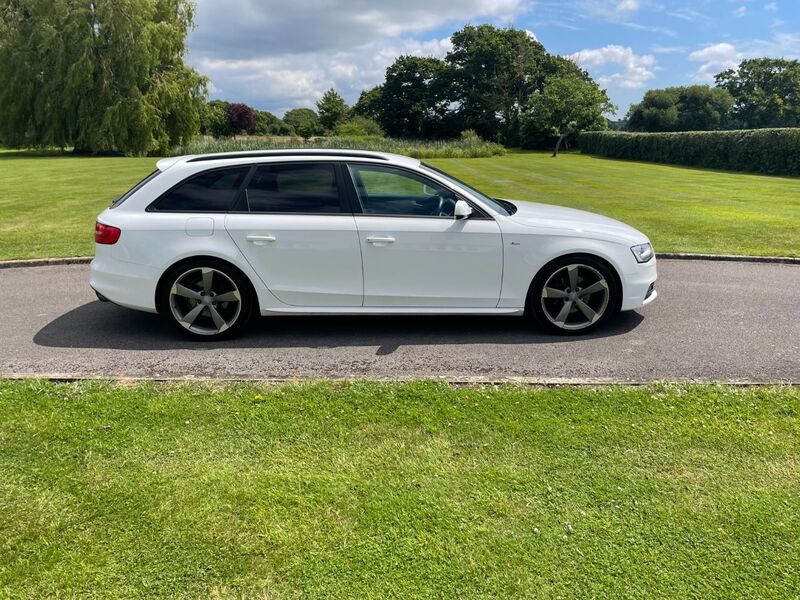 AUDI A4 AVANT