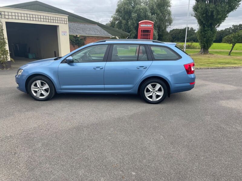 View SKODA OCTAVIA SE TDI CR DSG