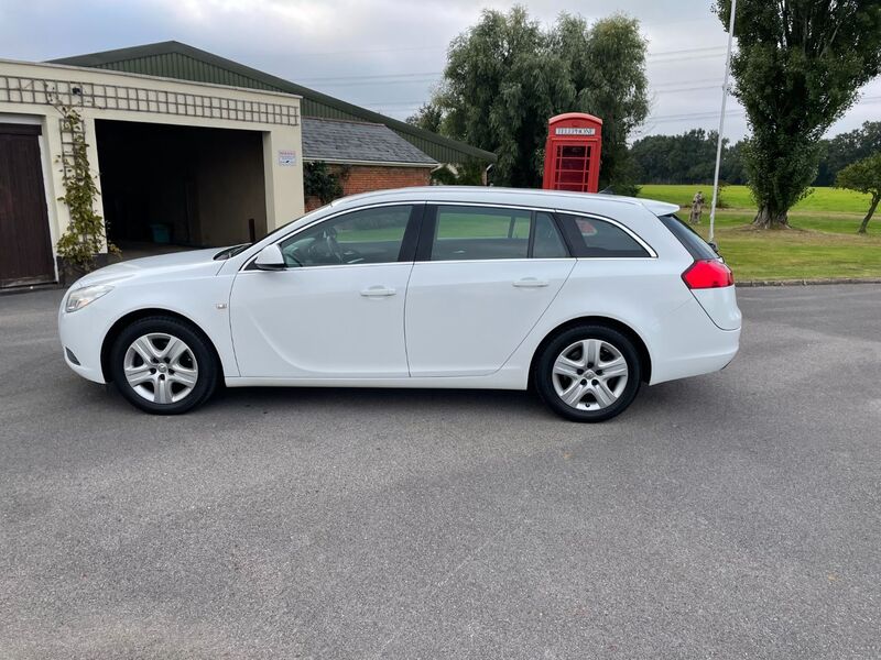 VAUXHALL INSIGNIA