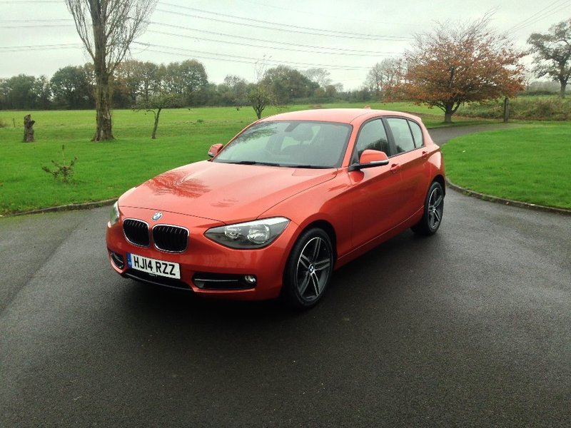 View BMW 1 SERIES 116i Sport