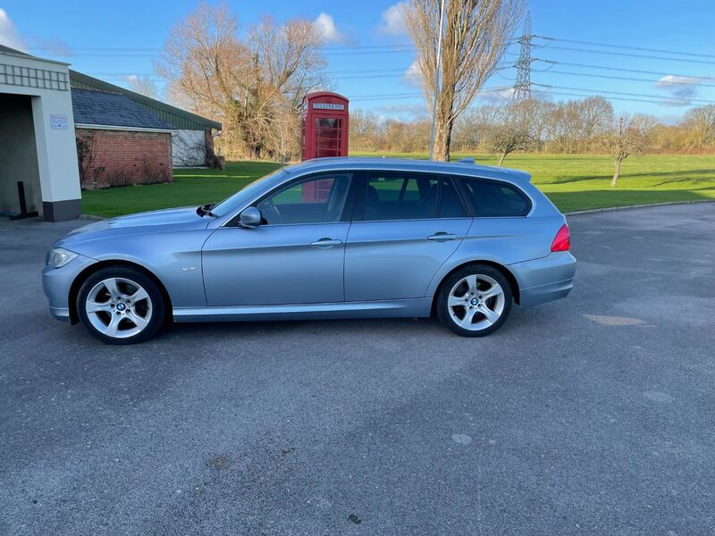 View BMW 3 SERIES 318D EXCLUSIVE EDITION  TOURING