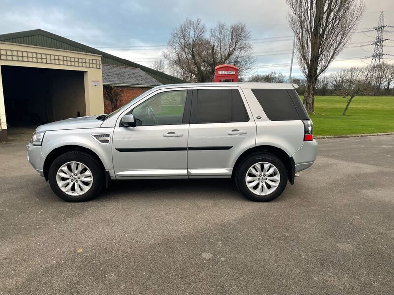 View LAND ROVER FREELANDER 2 FREELANDER XS SD4 XS CommandShift 4WD 5dr