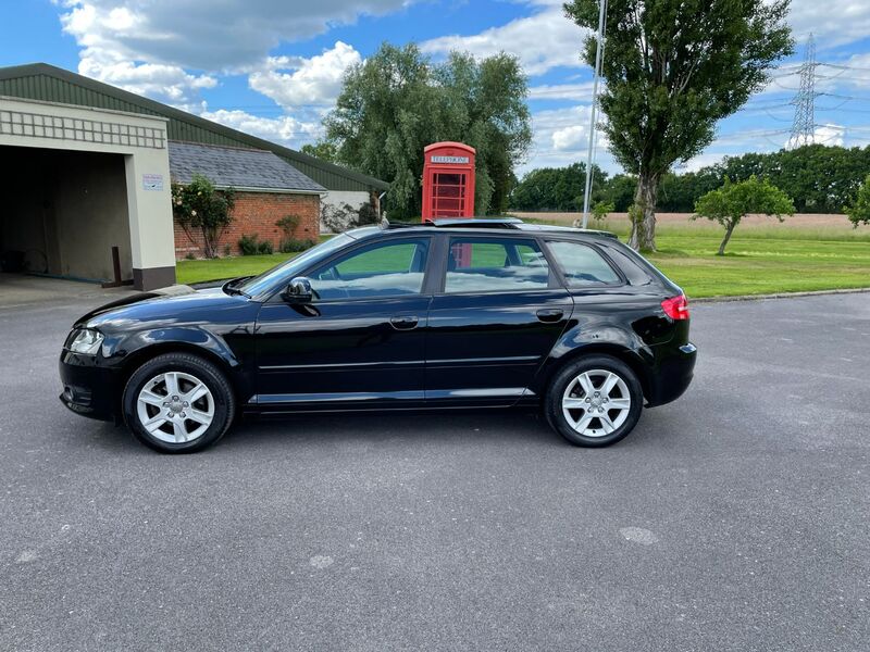 View AUDI A3 SPORTBACK TFSI SE