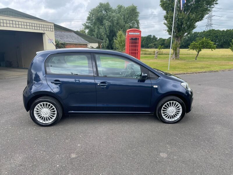 VOLKSWAGEN UP