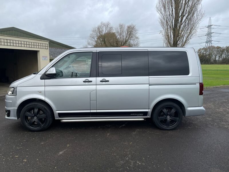 View VOLKSWAGEN CARAVELLE EDITION 25 TDI
