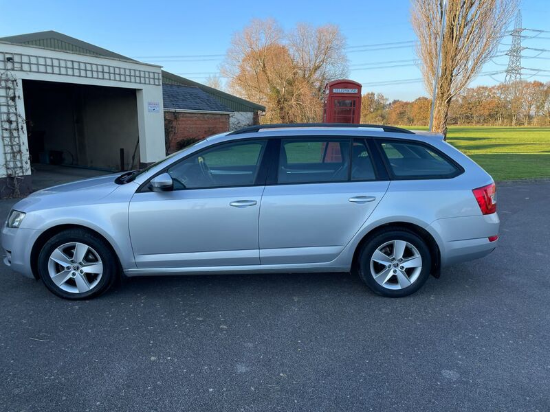 View SKODA OCTAVIA 2.0 TDI SE Euro 5 ss 5dr