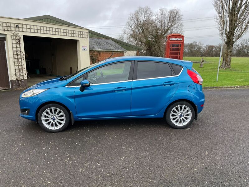 FORD FIESTA