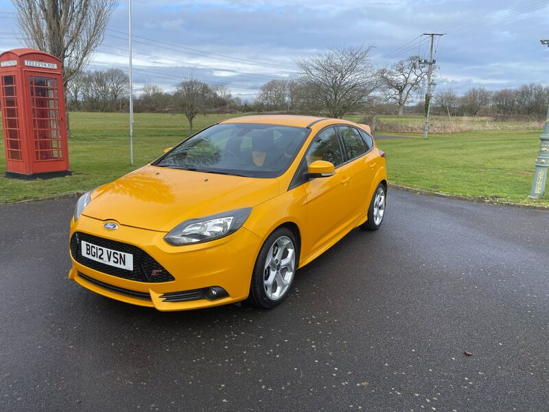 View FORD FOCUS ST-2