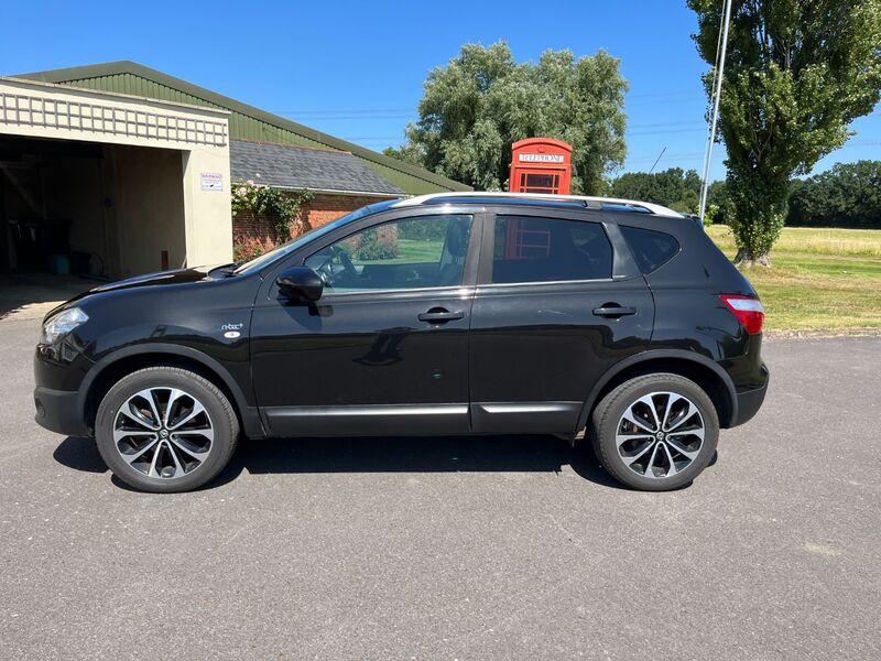 View NISSAN QASHQAI N-TEC PLUS