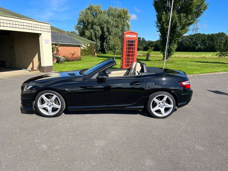 View MERCEDES-BENZ SLK 1.8 SLK200 BlueEfficiency AMG Sport Edition 125