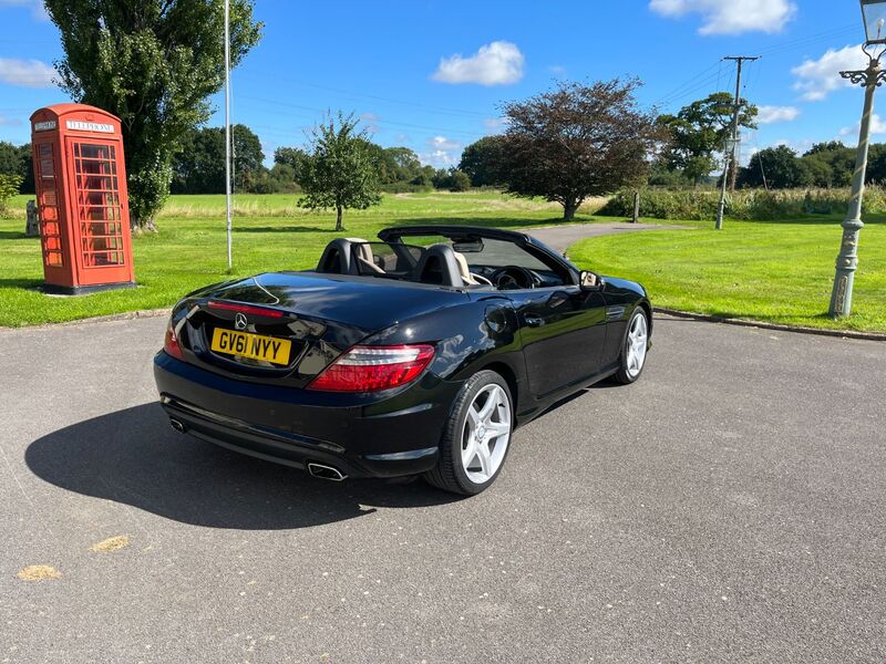 View MERCEDES-BENZ SLK 1.8 SLK200 BlueEfficiency AMG Sport Edition 125