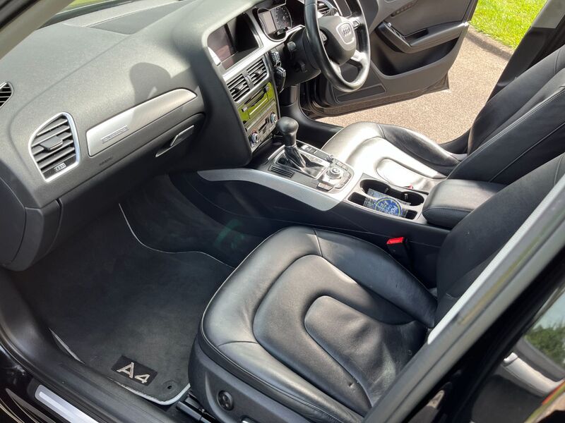 AUDI A4 AVANT